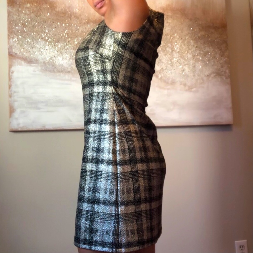 BLACK AND GOLD PLAID DRESS - Picture 4 of 6